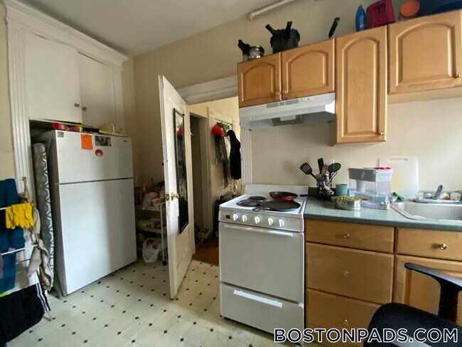 Building Photo - 895 Huntington Ave