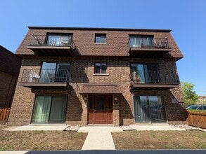 Building Photo - 9821 Bianco Terrace