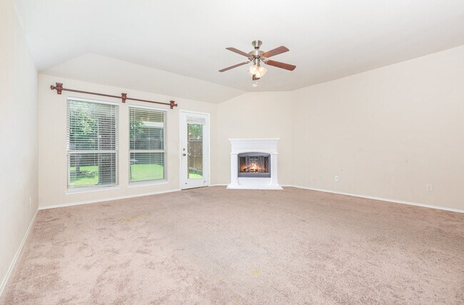 Foto del edificio - 9012 Cross Oaks Ranch Blvd