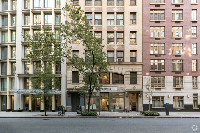 Foto del edificio - 129 W 22nd St