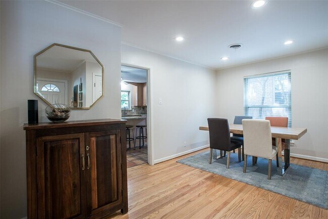 Foto del edificio - 733 Kirkwood Dr