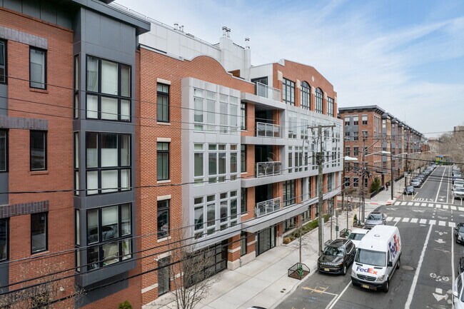 Foto del edificio - 726 Grand St