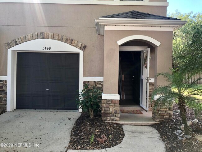 Foto del edificio - 5749 Parkstone Crossing Dr