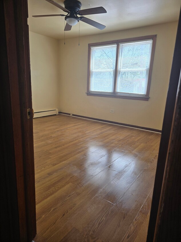 Building Photo - 1325 W Garfield Blvd