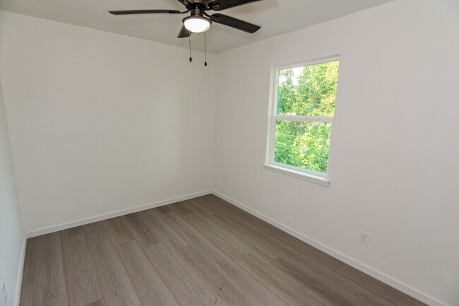 Foto del edificio - 7867 Hamlet St