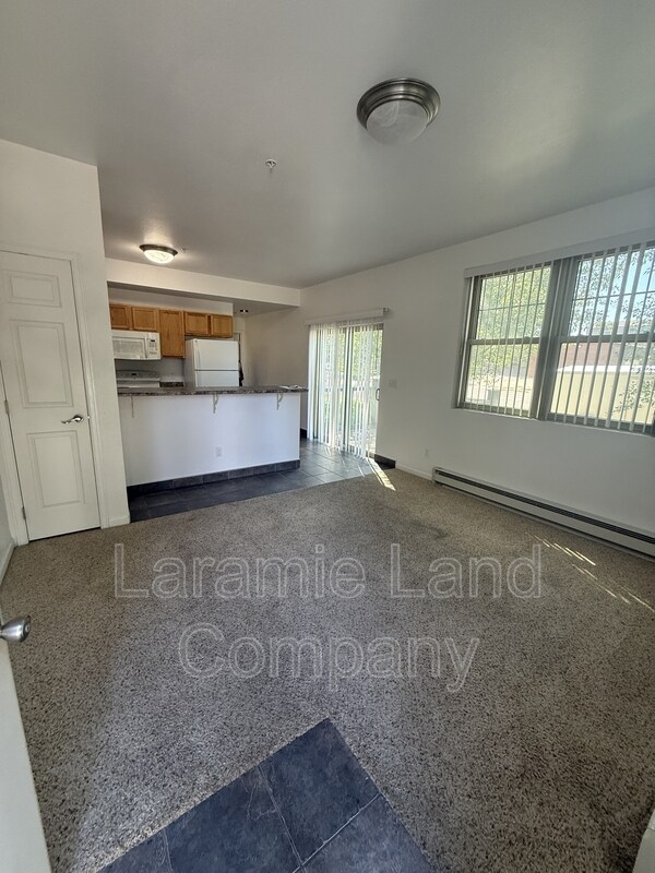 Building Photo - 1403 E Gibbon St