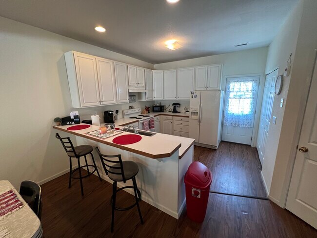 Building Photo - 1011 Granite Ct