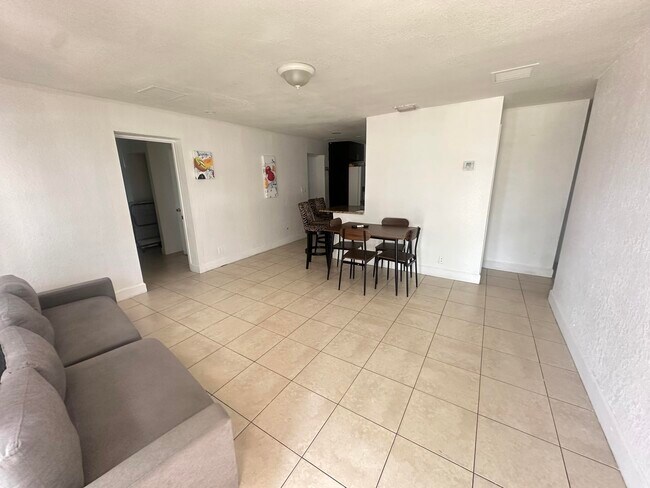 Foto del edificio - 1511 NE 32nd St