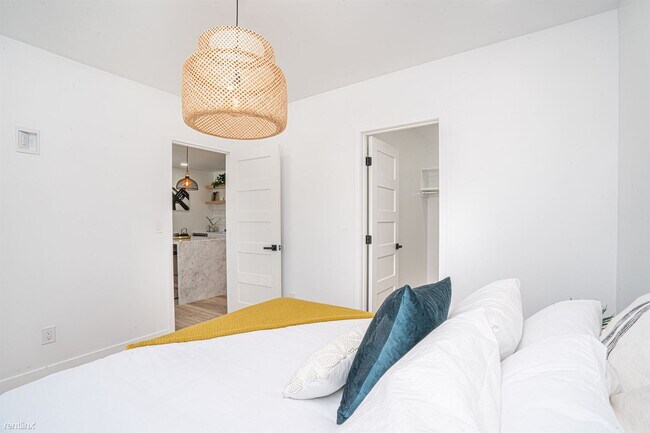 Foto del edificio - 2573 University Ave