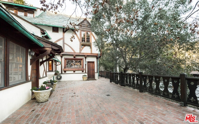 Building Photo - 10439 Seabury Ln