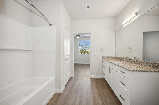 Interior Photo - Ascend at Longbow Highpoint