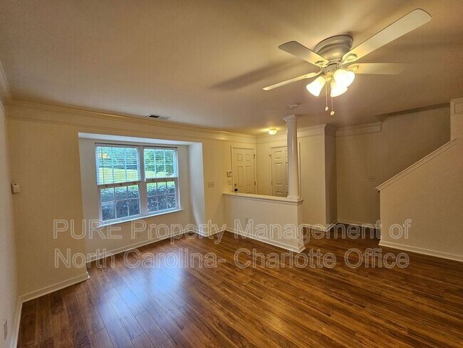 Building Photo - 18554 Oakhurst Blvd