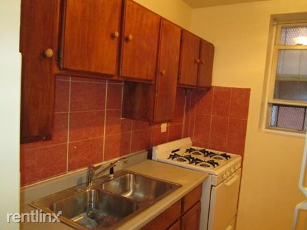 Building Photo - 985 Dumont Ave