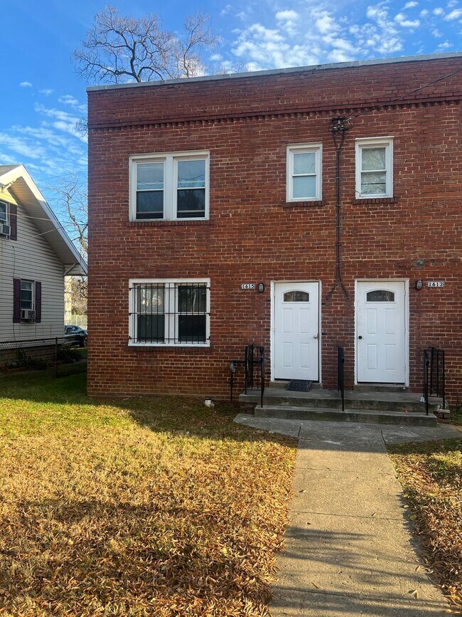 Foto del edificio - 1615 Olive St NE