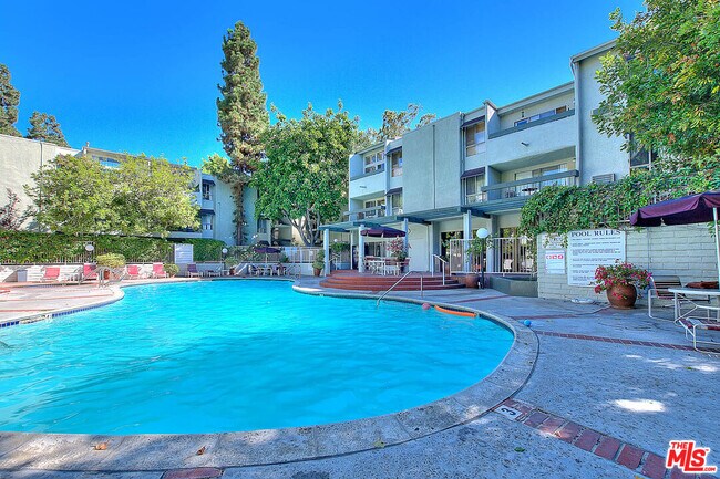 Foto del edificio - 4900 Overland Ave