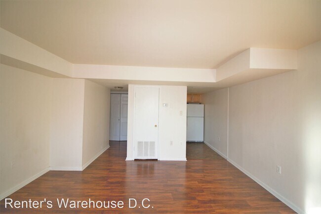 Foto del edificio - 1 br, 1 bath House - 4 Canterbury Sq #101