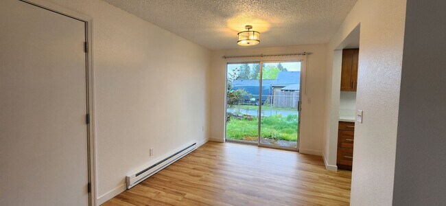 Building Photo - 32-4787