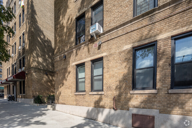 Building Photo - 615 W 173rd St