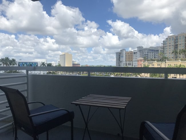 Foto del edificio - 2670 E Sunrise Blvd