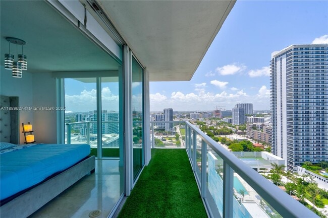 Foto del edificio - 665 NE 25th St