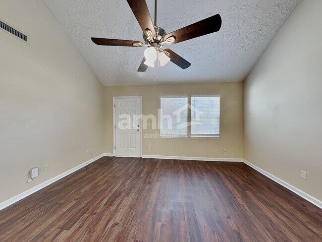 Building Photo - 6907 Havenwood Dr