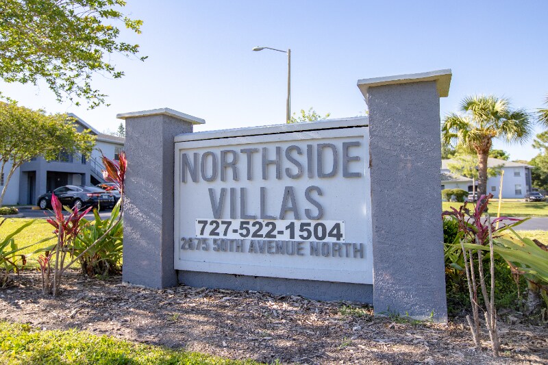 Foto principal - 2675 50th Ave N
