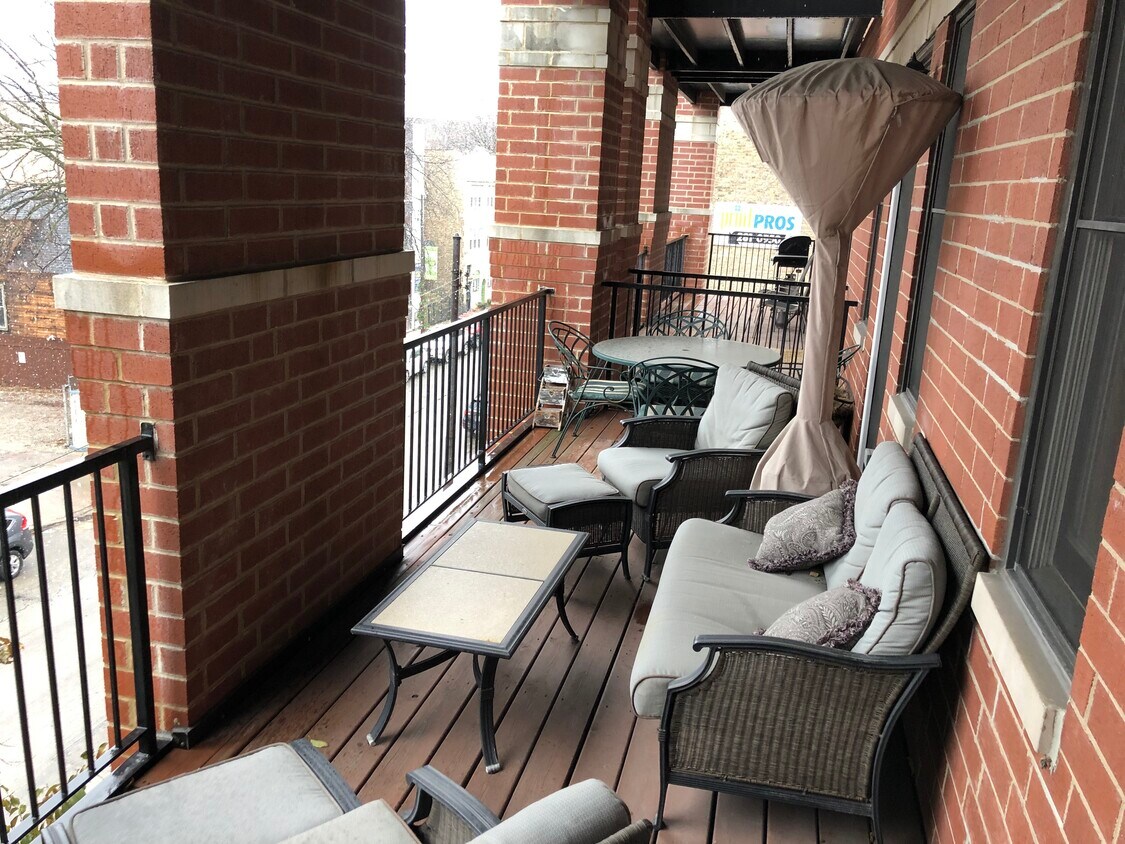 Huge attached outdoor patio - 2222 W Belmont Ave