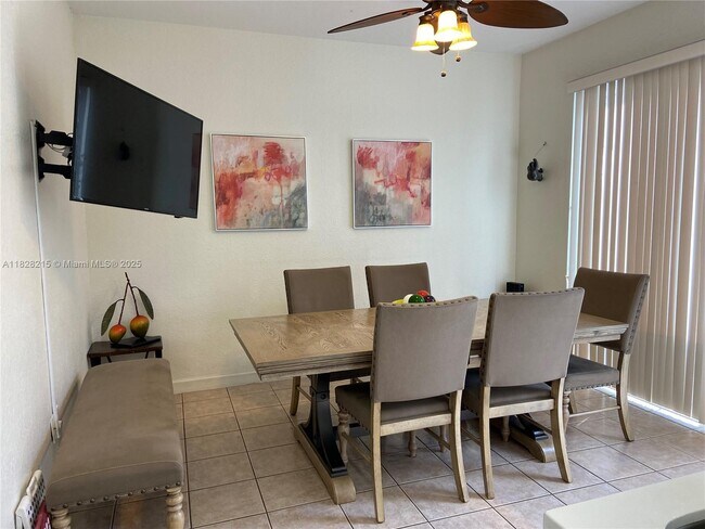 Foto del edificio - 11236 NW 56th St
