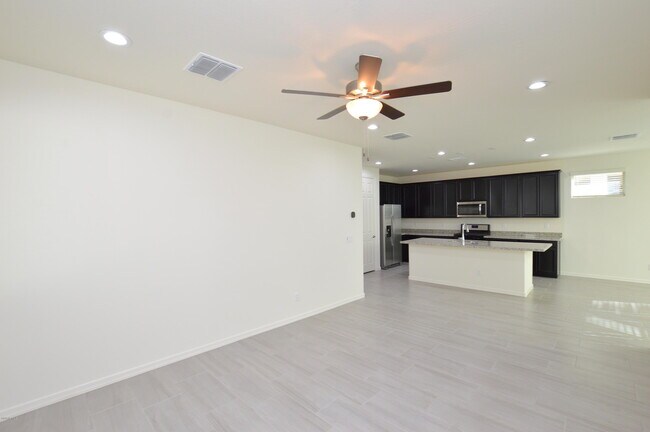 Foto del edificio - 1138 S Peden Dr