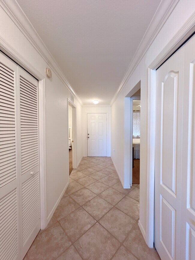Foto del edificio - 8490 Kingbird Loop