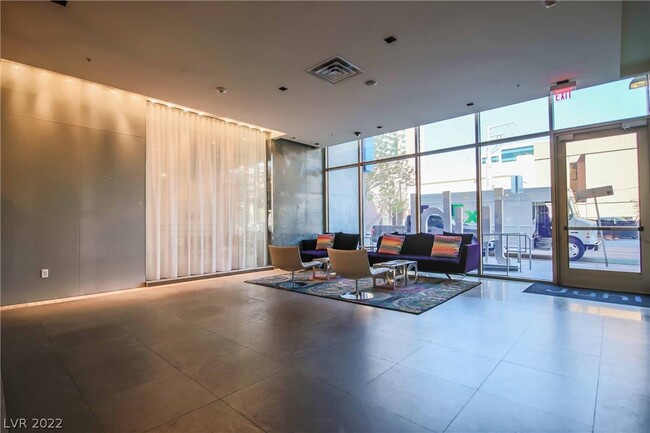 Foto del edificio - 353 W Bonneville Ave
