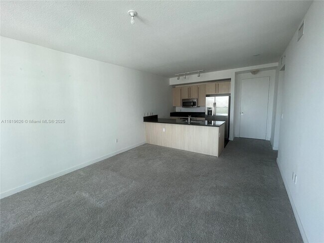 Foto del edificio - 79 SW 12th St