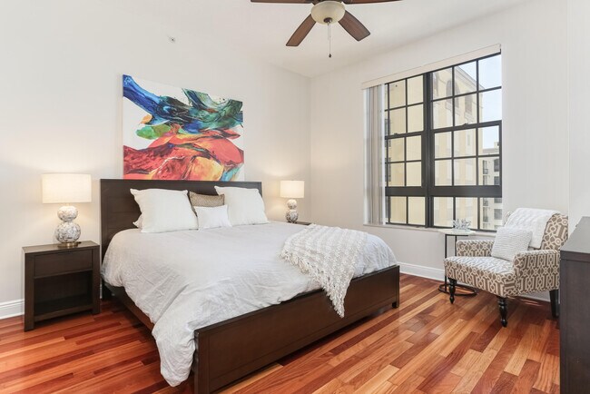 Foto del edificio - 701 S Olive Ave
