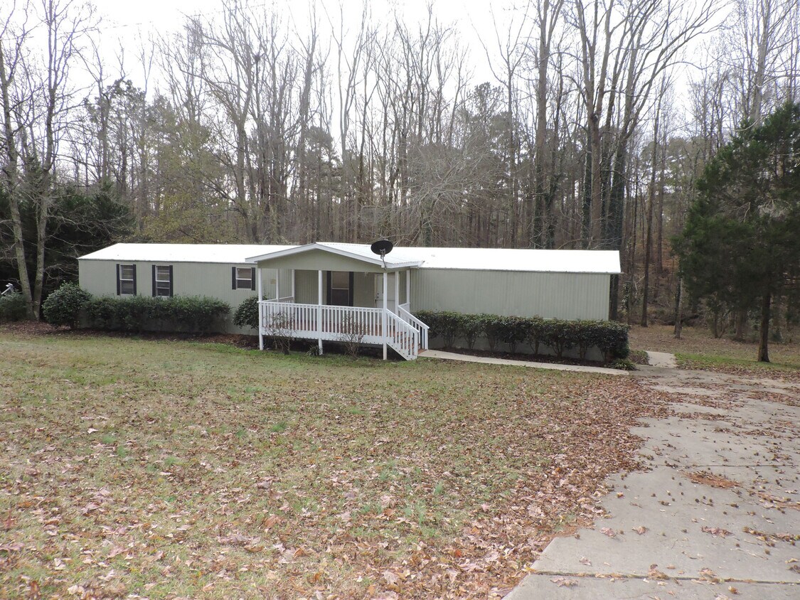 110 Fernwood Dr, Hull, GA 30646 House Rental in Hull, GA