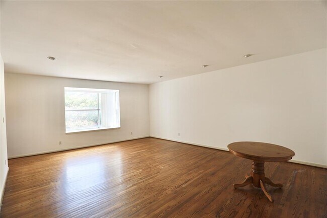 Foto del edificio - 402 Rosalie St