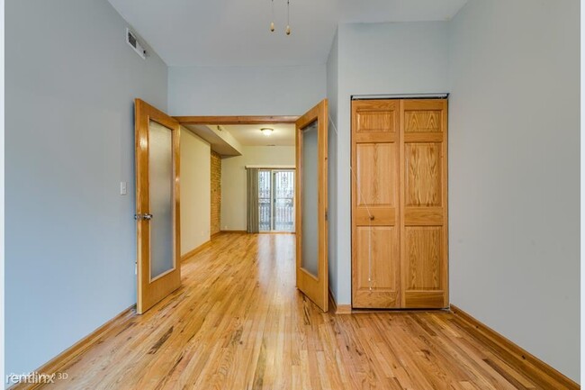 Foto del edificio - 2 br, 1 bath Condo - 1173 E 61st St