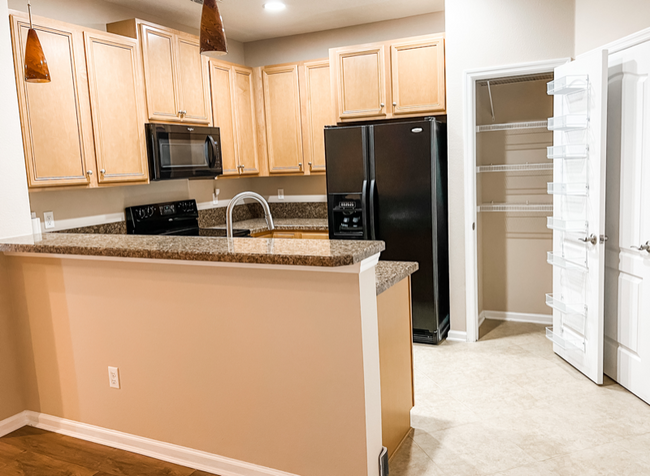 Building Photo - 6031 Bartram Village Dr