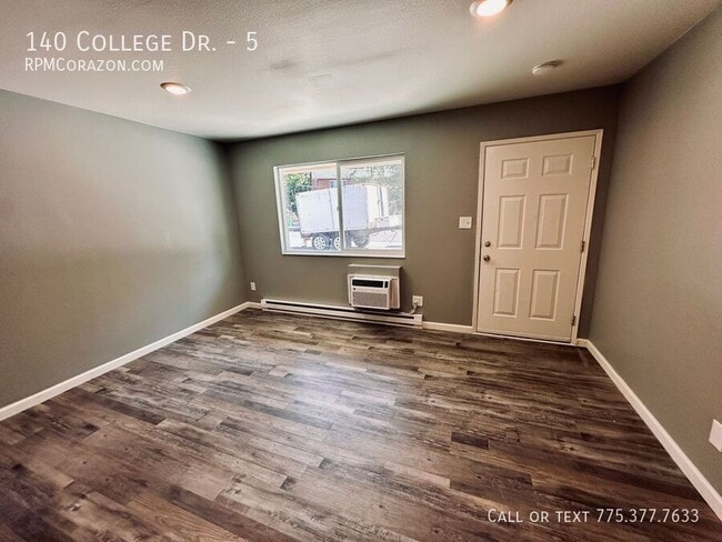 Building Photo - 140 College Dr