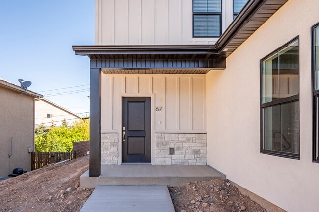 Building Photo - 67 E 820 S
