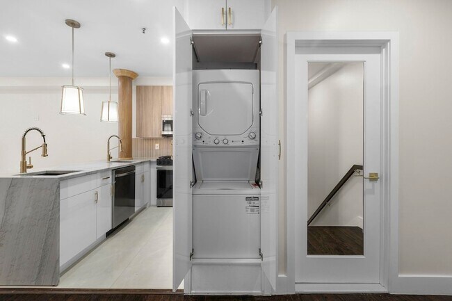 Foto del edificio - 556 1st St