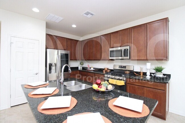 Foto del edificio - 5734 W Getty Dr