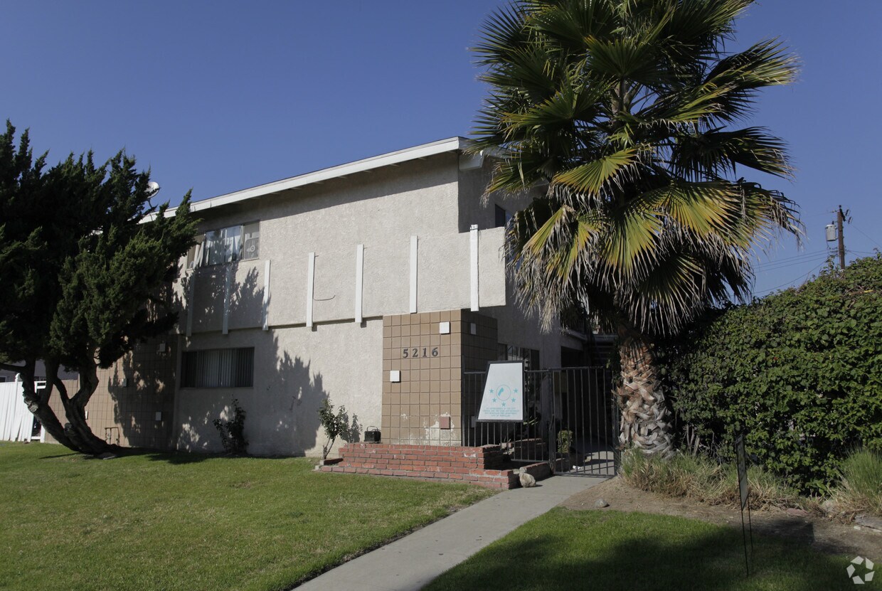 Primary Photo - 5216 Canoga St
