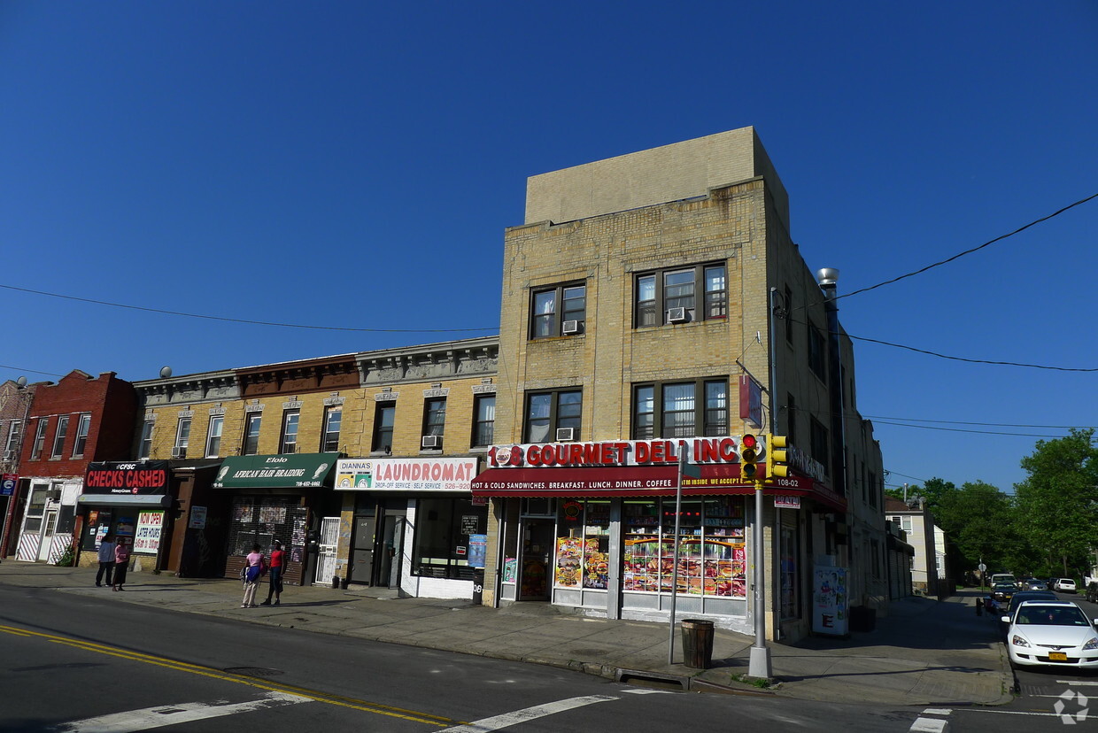 Foto del edificio - 108-02 Guy R Brewer Blvd