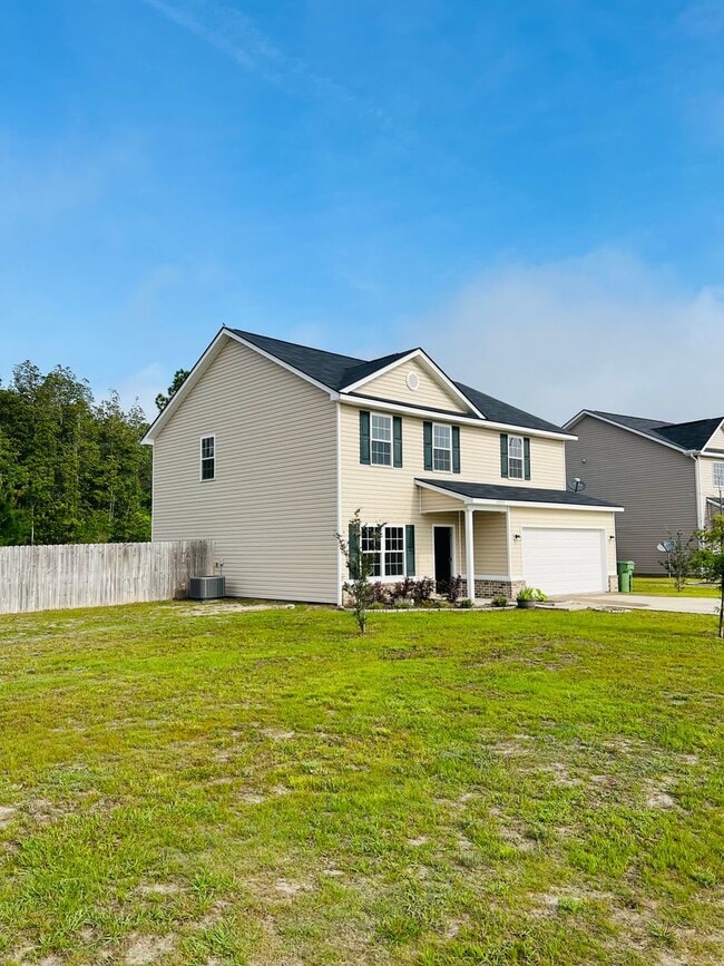 Foto del edificio - Pet Friendly 2 Story 4 bed 2 1/2 Bath home.