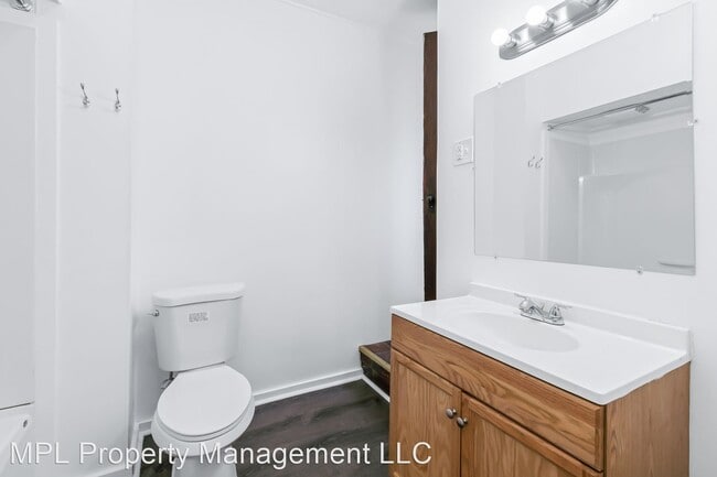 Building Photo - 2 br, 1 bath House - 743 Church St