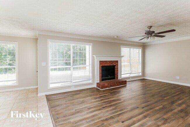 Foto del edificio - 2405 Fosters Mill Ct NW