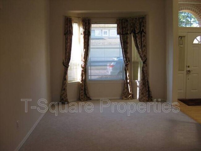 Foto del edificio - 534 234th Pl NE