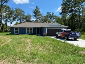 Building Photo - 12 Oak Trail Pl