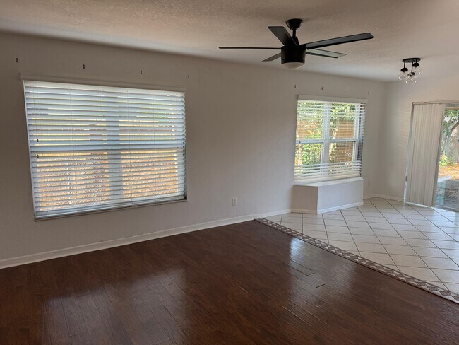 Foto del edificio - 6959 Aberfeldy Ave N