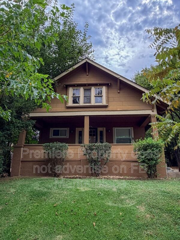 Building Photo - 573 S Crescent Ave